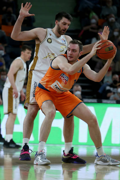 球场上的焦 球场上的焦